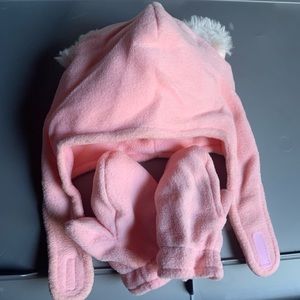 Old navy hat/mittens